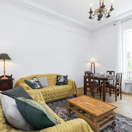 Apartment Carnot City Center Spacious Apartment