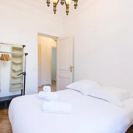 Carnot City Center Spacious Apartment Cannes