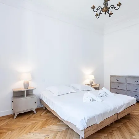 Carnot City Center Spacious Apartment *